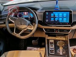 ڤۆڵکسواگن ئەتڵەس کرۆس سپۆرت